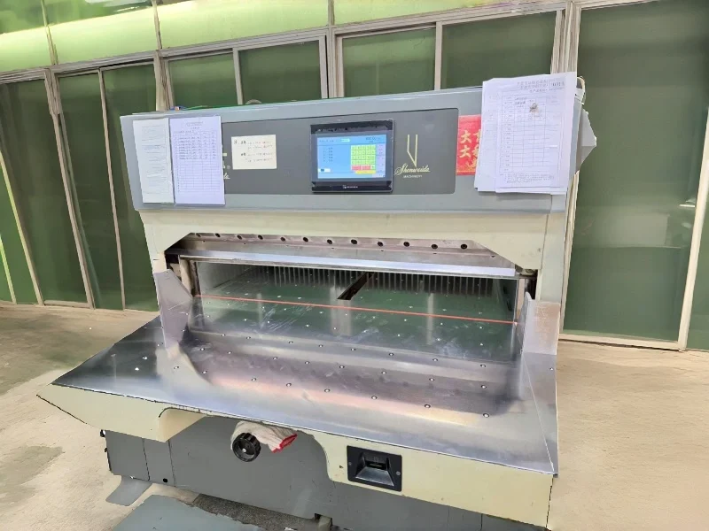 Paper Cutter (1)
